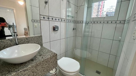 Apartamento Alto Padrão Frente Mar no Centro de Itapema