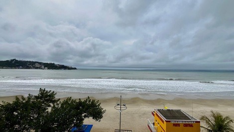 Apartamento Alto Padrão Frente Mar no Centro de Itapema