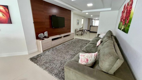 Apartamento Alto Padrão Frente Mar no Centro de Itapema