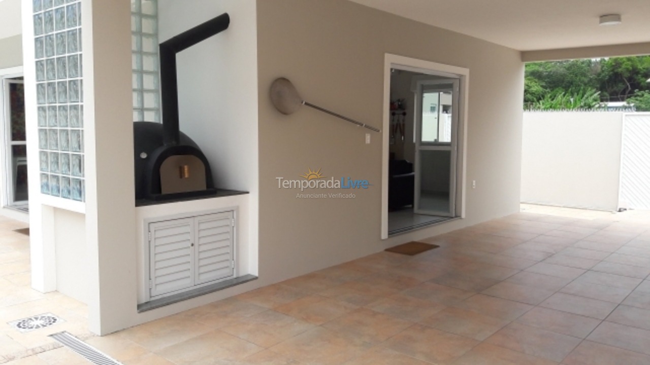 Casa para aluguel de temporada em Florianopolis (Canasvieiras)