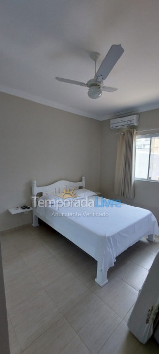 Casa para aluguel de temporada em Florianopolis (Canasvieiras)