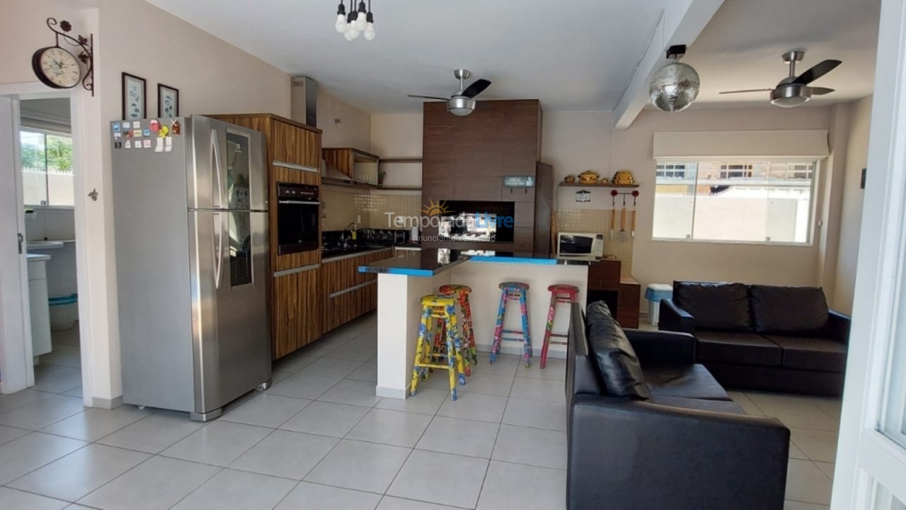 Casa para aluguel de temporada em Florianopolis (Canasvieiras)