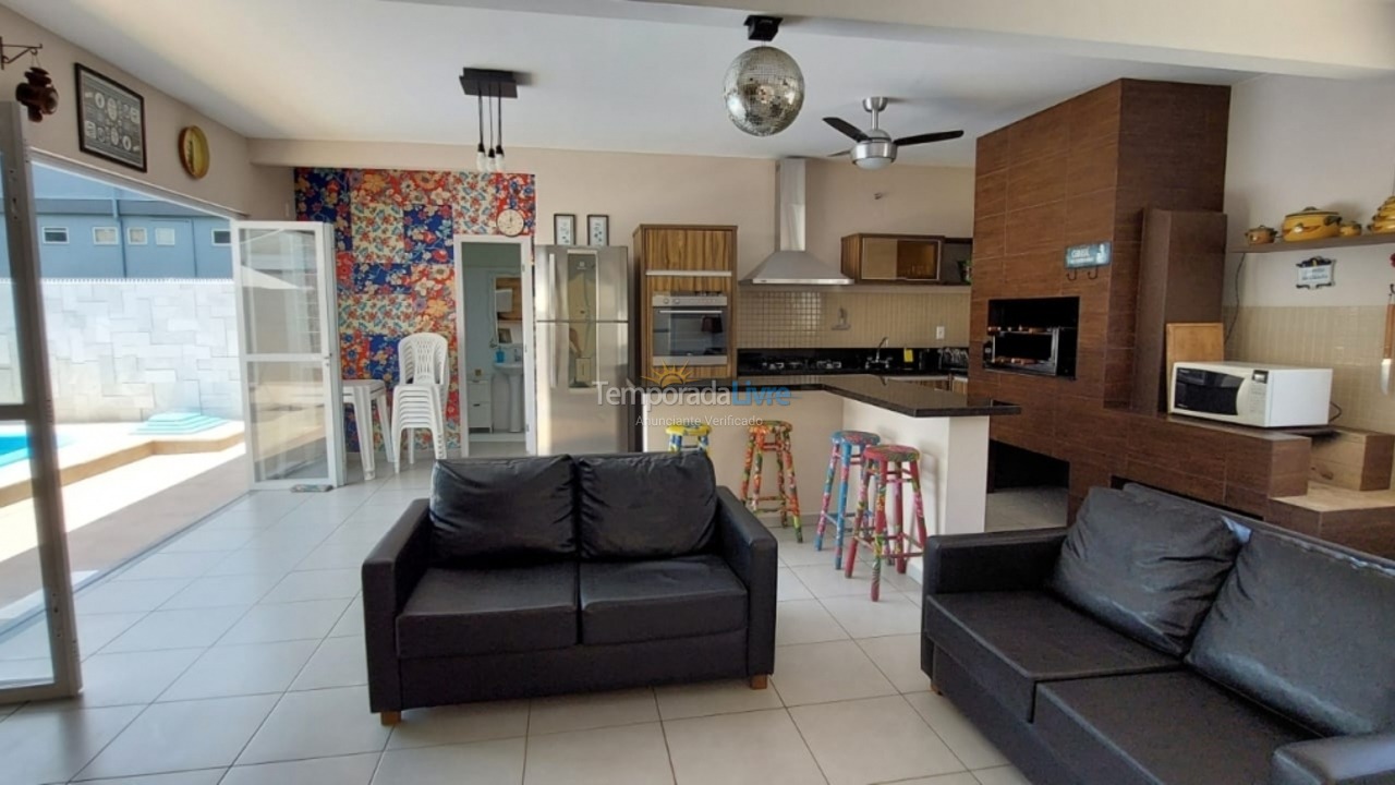 Casa para aluguel de temporada em Florianopolis (Canasvieiras)