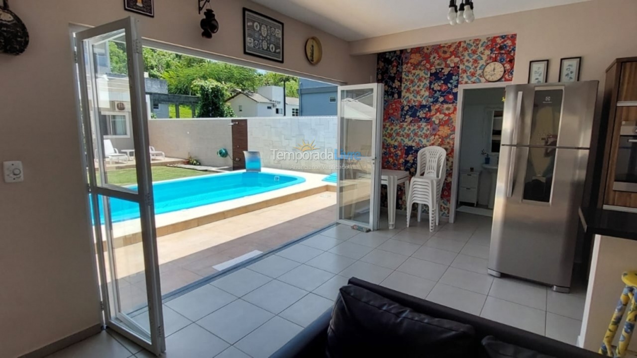 Casa para aluguel de temporada em Florianopolis (Canasvieiras)