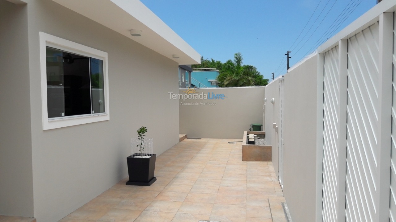 Casa para aluguel de temporada em Florianopolis (Canasvieiras)