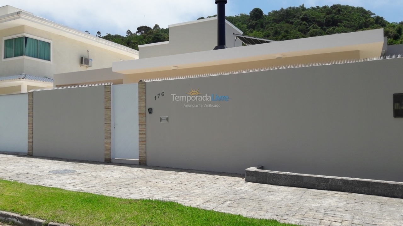 Casa para aluguel de temporada em Florianopolis (Canasvieiras)