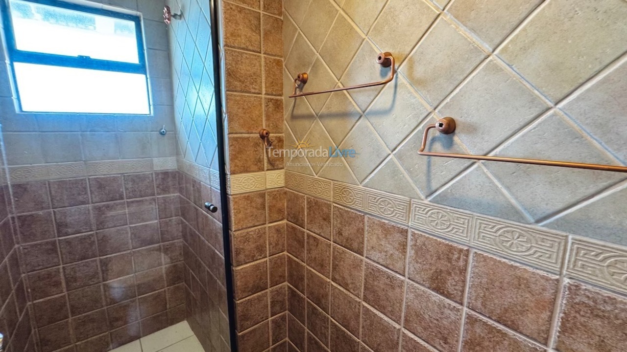 Casa para aluguel de temporada em Bombinhas (Praia de Bombas)