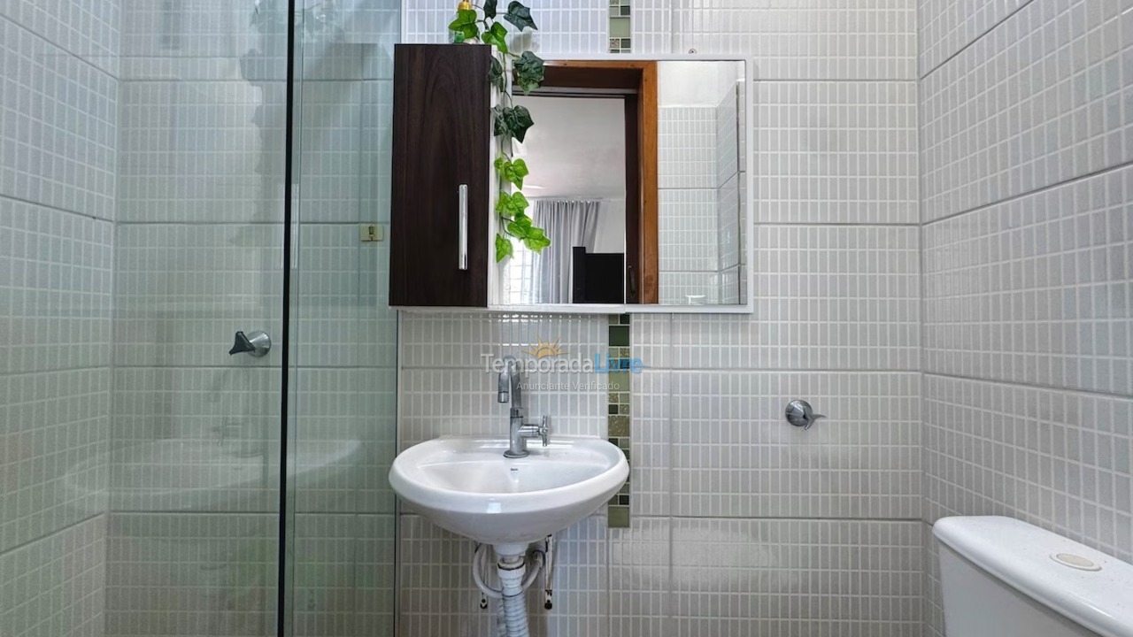 Casa para aluguel de temporada em Bombinhas (Praia de Bombas)