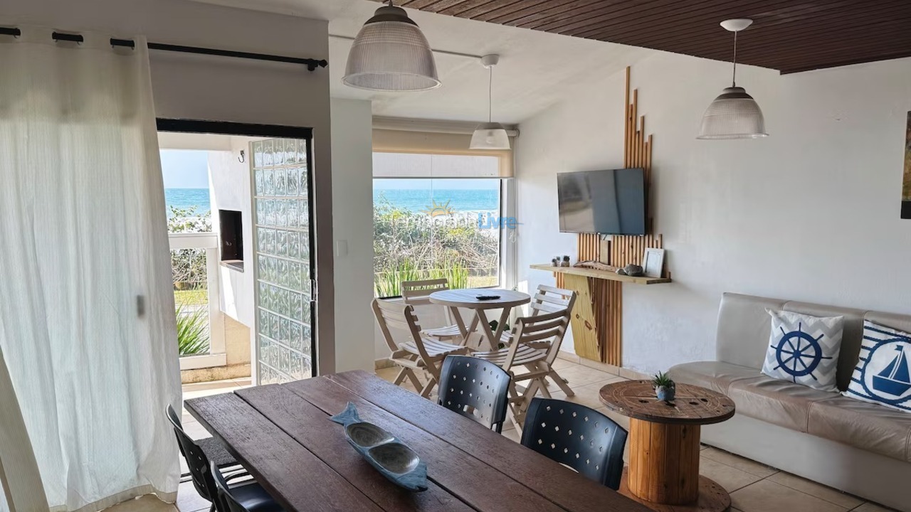 Casa para aluguel de temporada em Bombinhas (Praia de Bombas)