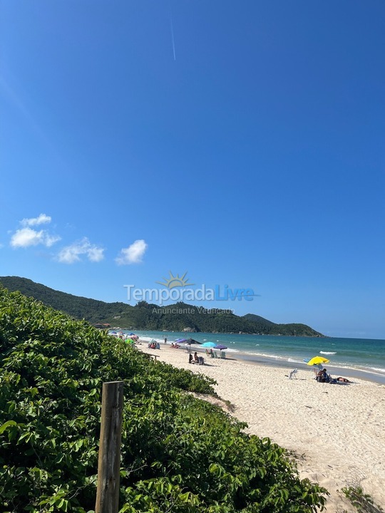 Casa para aluguel de temporada em Bombinhas (Praia de Bombas)