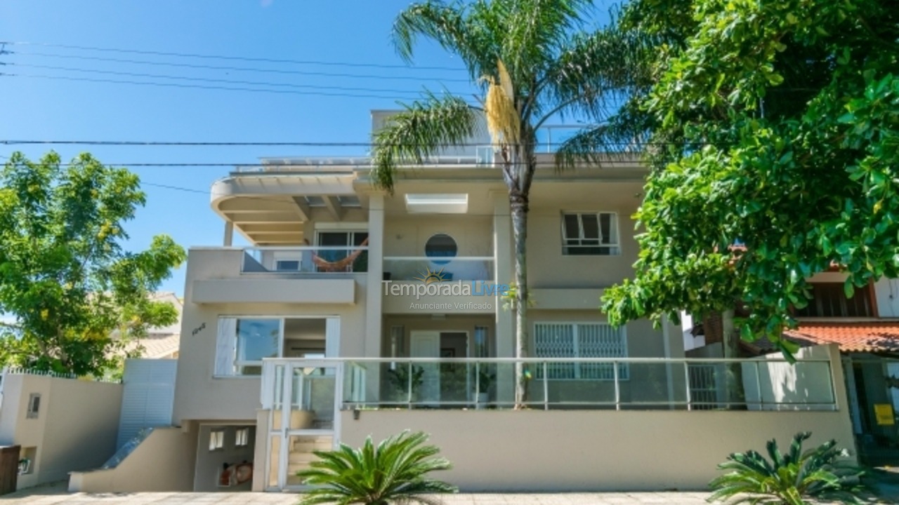 Casa para aluguel de temporada em Florianópolis (Praia da Daniela)