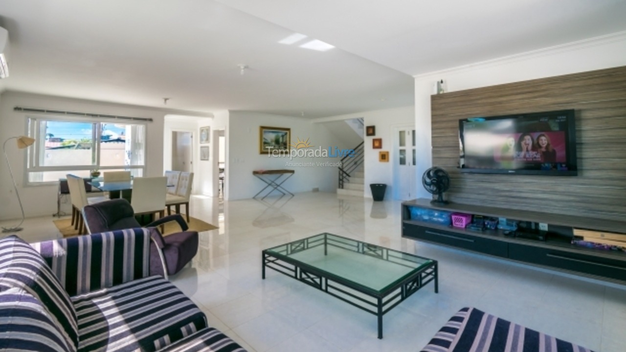 Casa para aluguel de temporada em Florianópolis (Praia da Daniela)