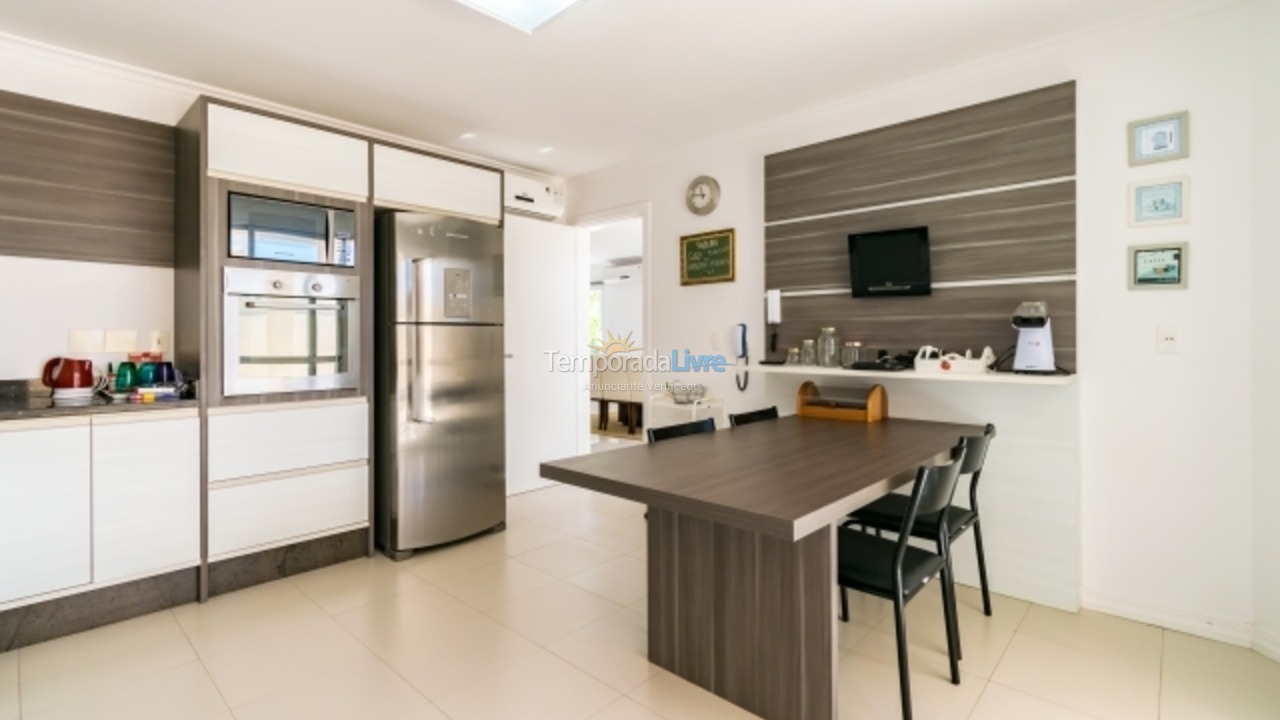 Casa para aluguel de temporada em Florianópolis (Praia da Daniela)