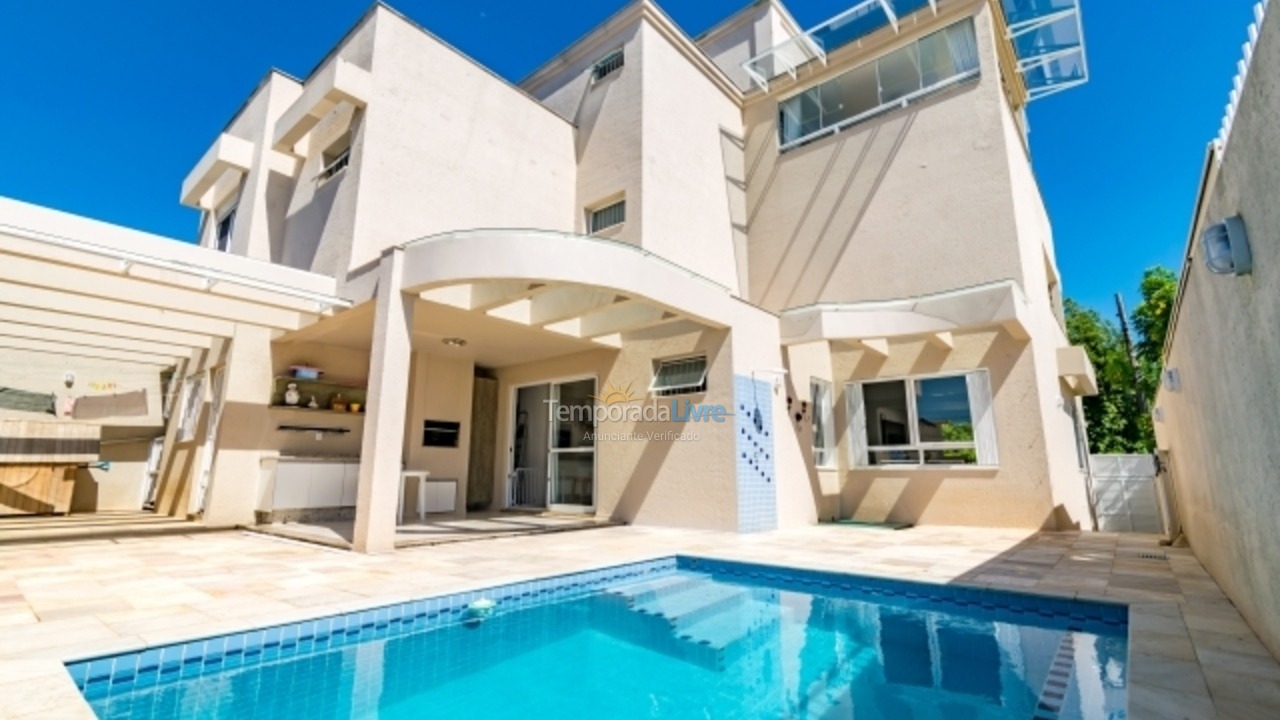 Casa para aluguel de temporada em Florianópolis (Praia da Daniela)