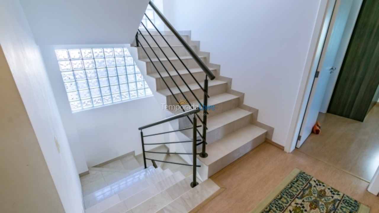 Casa para aluguel de temporada em Florianópolis (Praia da Daniela)