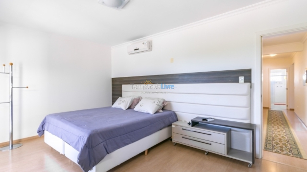 Casa para aluguel de temporada em Florianópolis (Praia da Daniela)