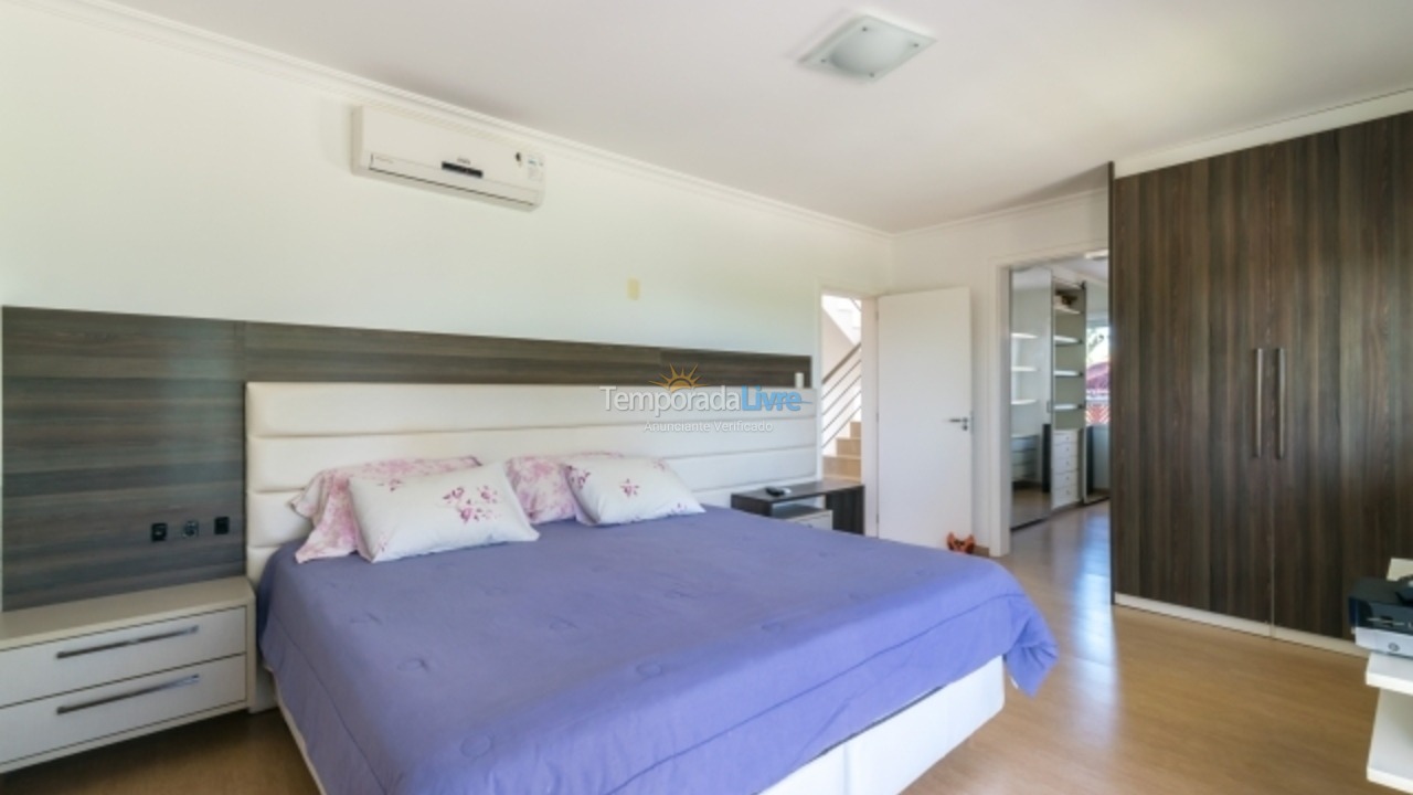 Casa para aluguel de temporada em Florianópolis (Praia da Daniela)