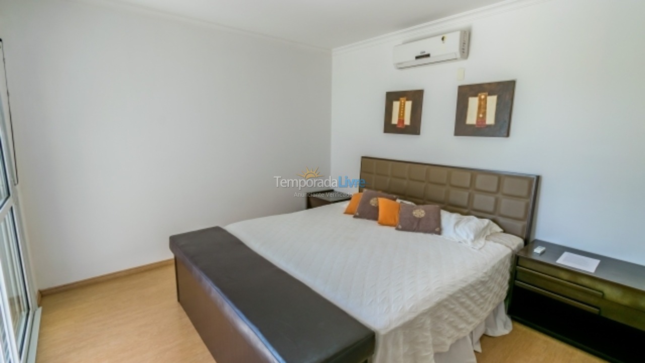 Casa para aluguel de temporada em Florianópolis (Praia da Daniela)