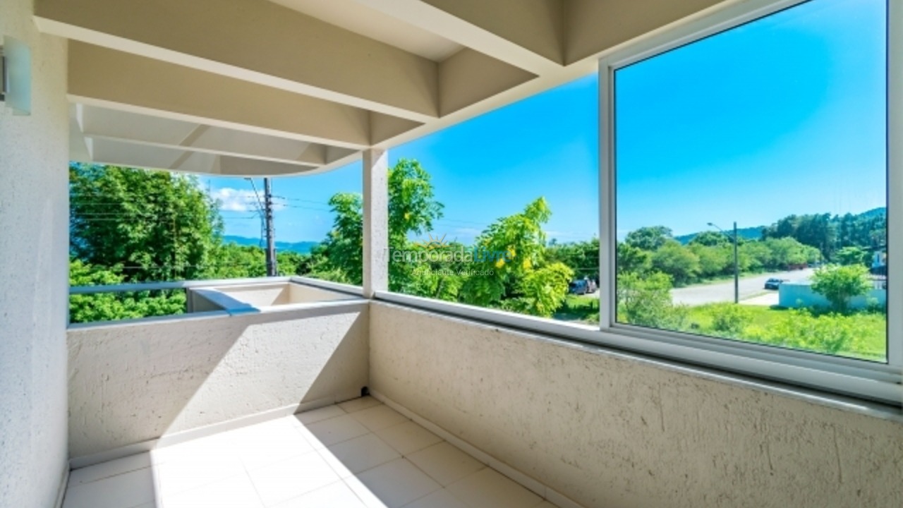 Casa para aluguel de temporada em Florianópolis (Praia da Daniela)