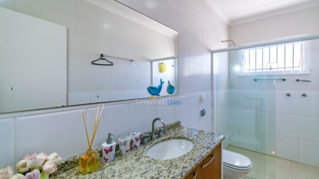 Casa para aluguel de temporada em Florianópolis (Praia da Daniela)