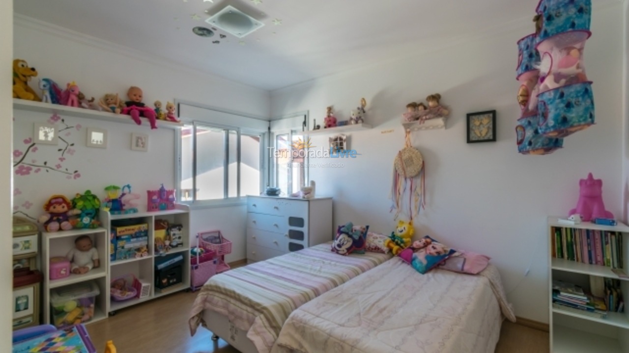 Casa para aluguel de temporada em Florianópolis (Praia da Daniela)