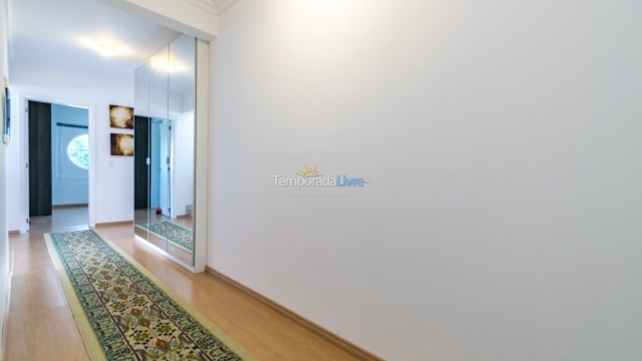 Casa para aluguel de temporada em Florianópolis (Praia da Daniela)