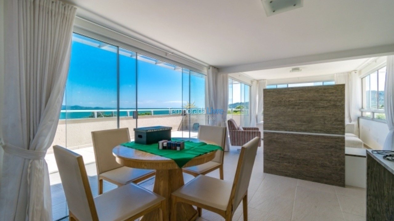 Casa para aluguel de temporada em Florianópolis (Praia da Daniela)