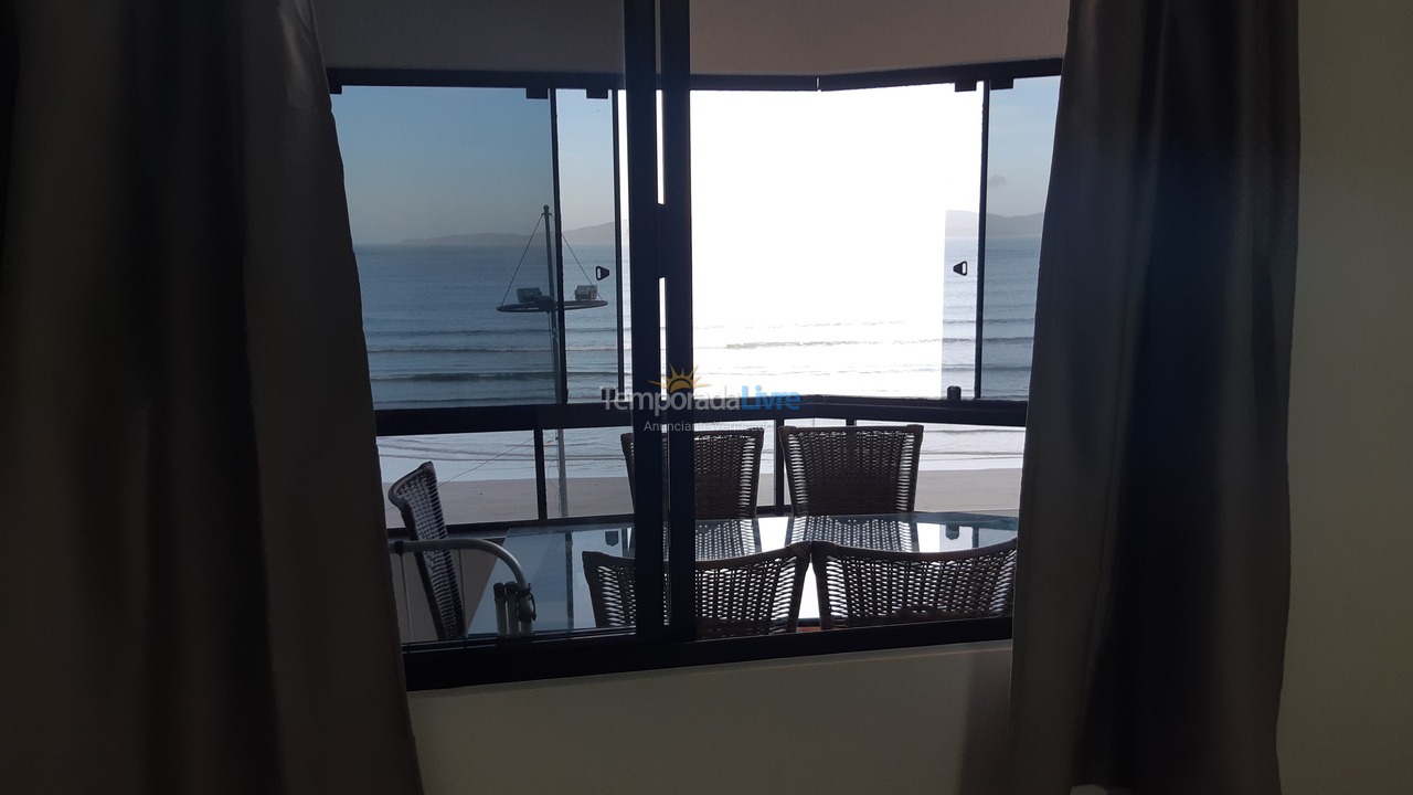 Apartment for vacation rental in Itapema (Centro)