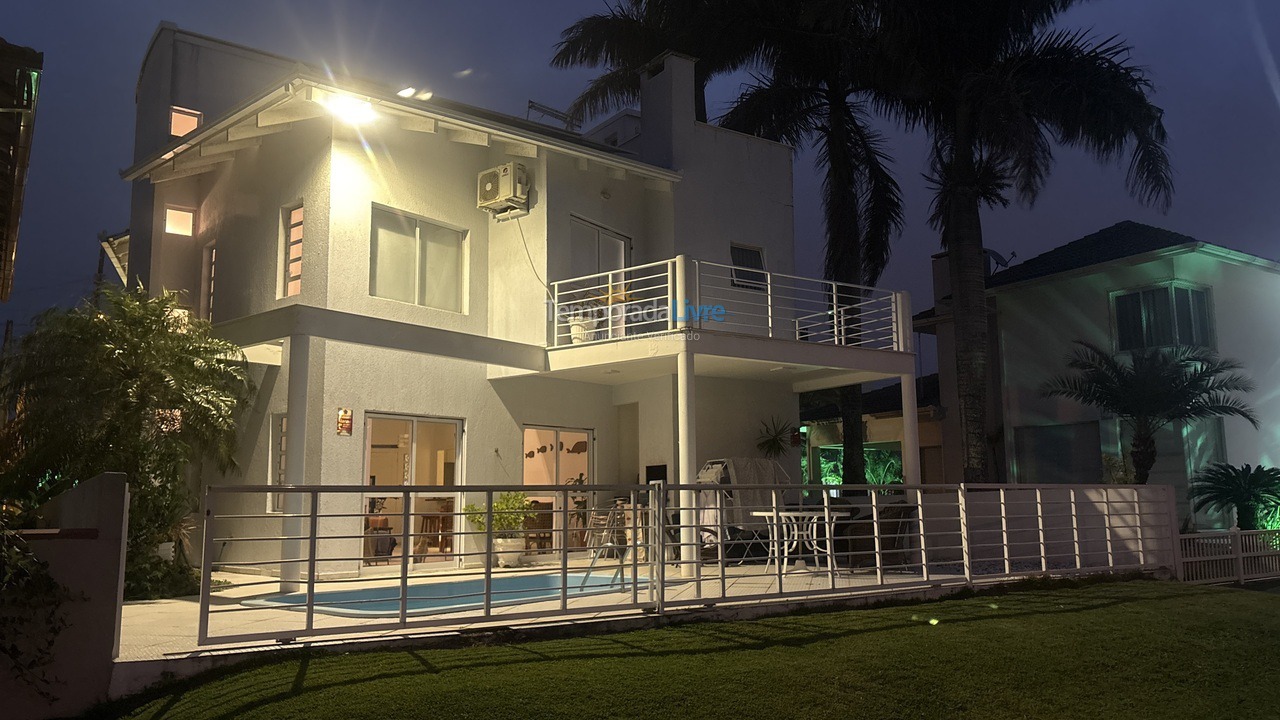 House for vacation rental in São Francisco do Sul (Enseada)