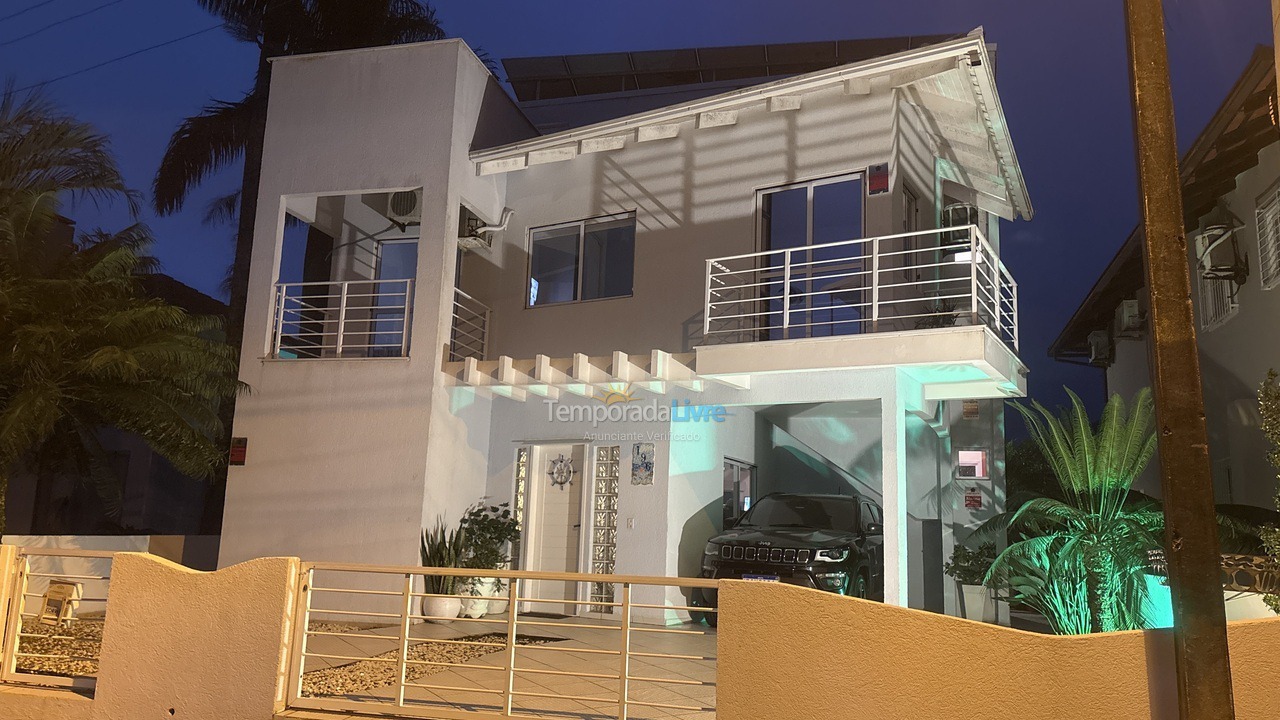 House for vacation rental in São Francisco do Sul (Enseada)