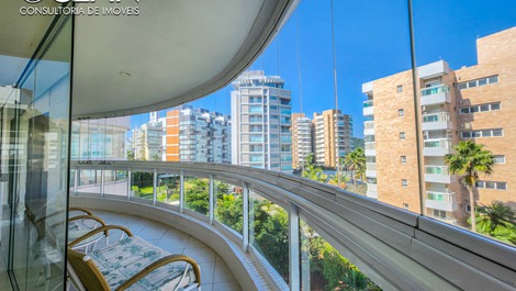 Foot on the sand ! There are 3 suites - Mod.7