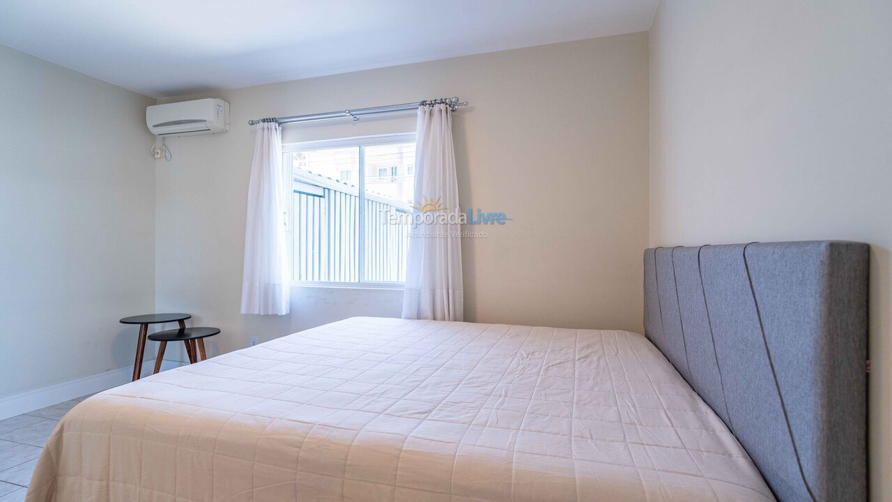 Casa para aluguel de temporada em Bombinhas (Canto Grande)