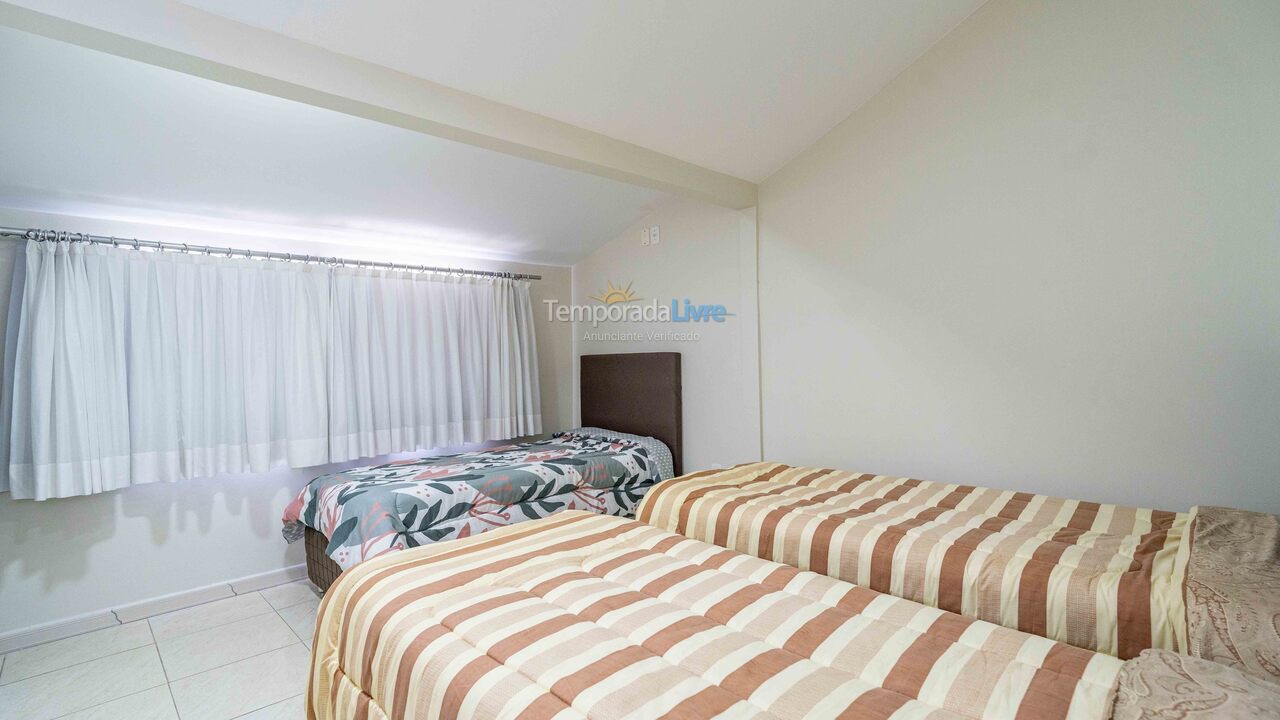 Casa para aluguel de temporada em Bombinhas (Canto Grande)