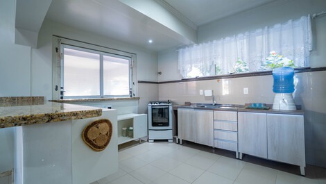 CASA DE 3 HABITACIONES FRENTE A LA AVENIDA EN PLAYA MARISCAL