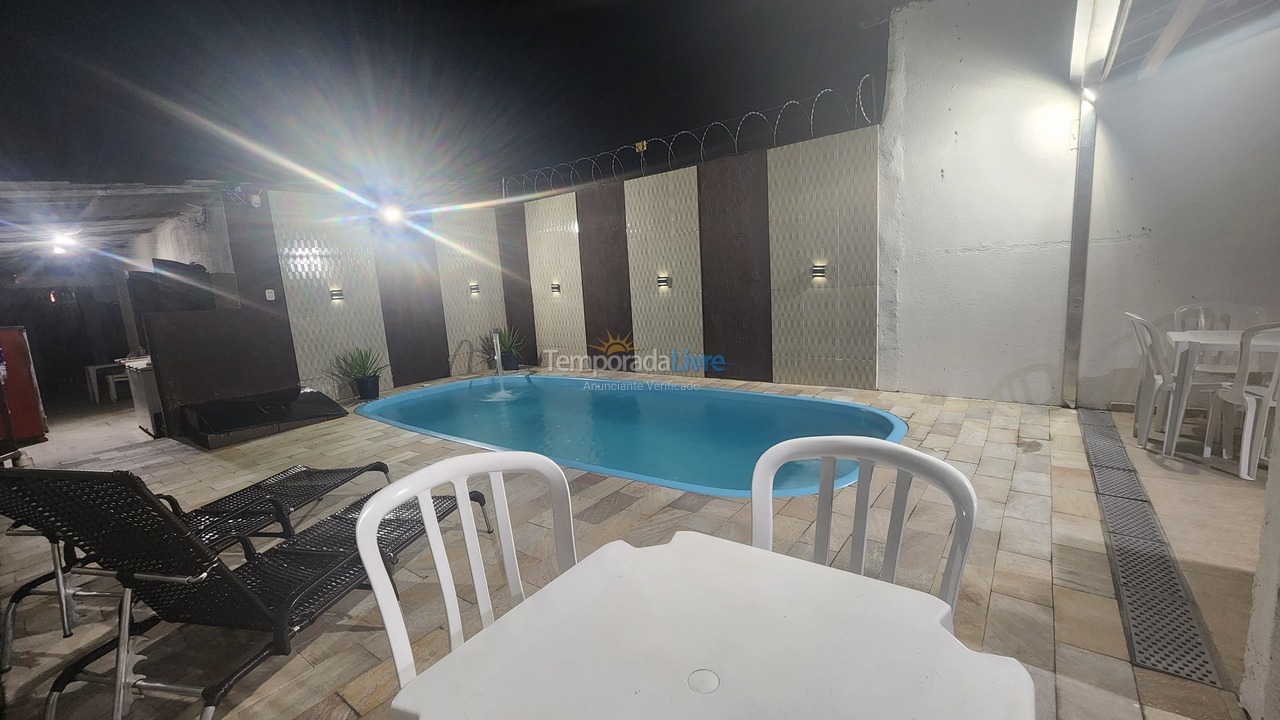 Casa para alquiler de vacaciones em Caraguatatuba (Praia das Palmeiras)