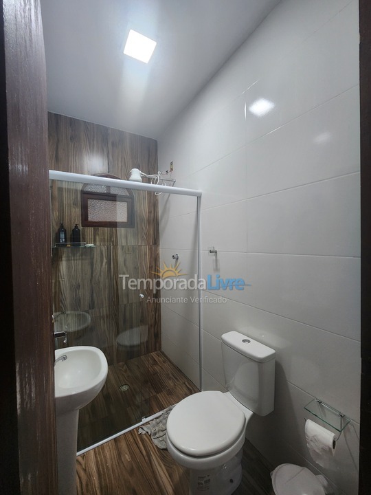 Casa para alquiler de vacaciones em Caraguatatuba (Praia das Palmeiras)