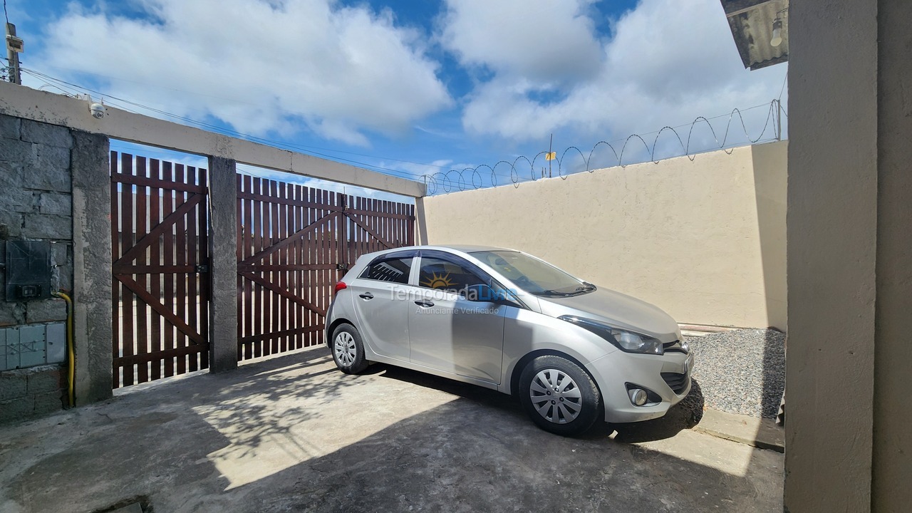 Casa para alquiler de vacaciones em Caraguatatuba (Praia das Palmeiras)