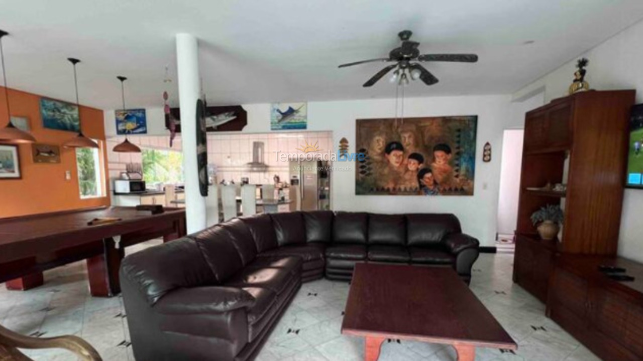 Casa para alquiler de vacaciones em Bertioga (Praia de Guaratuba)