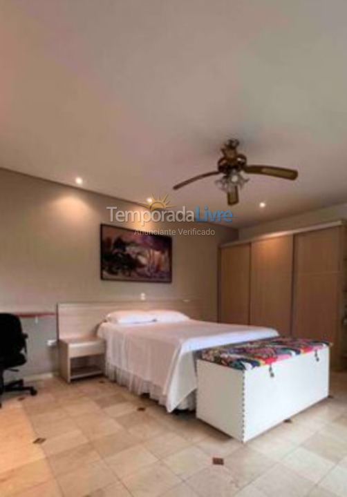 Casa para alquiler de vacaciones em Bertioga (Praia de Guaratuba)