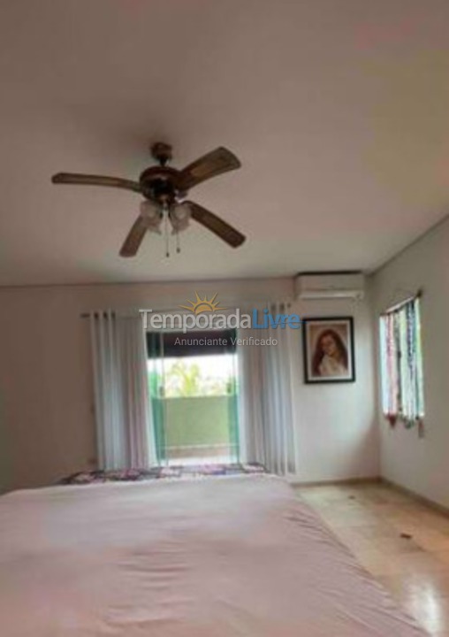 Casa para alquiler de vacaciones em Bertioga (Praia de Guaratuba)