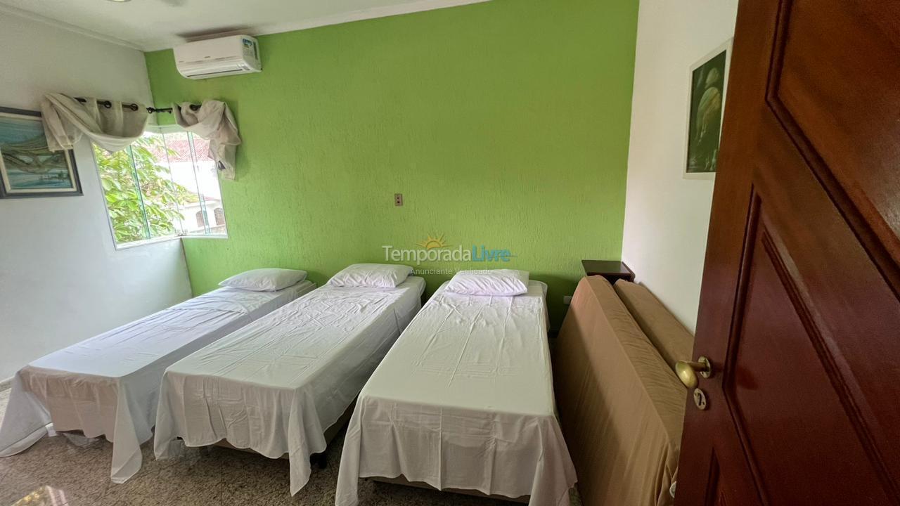 Casa para alquiler de vacaciones em Bertioga (Praia de Guaratuba)