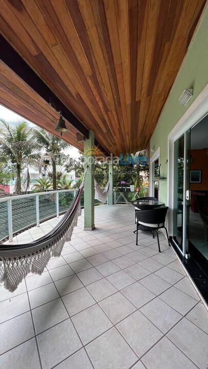 Casa para alquiler de vacaciones em Bertioga (Praia de Guaratuba)