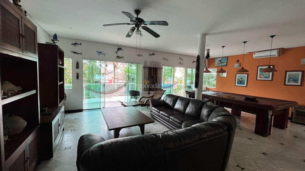 Casa para alquiler de vacaciones em Bertioga (Praia de Guaratuba)
