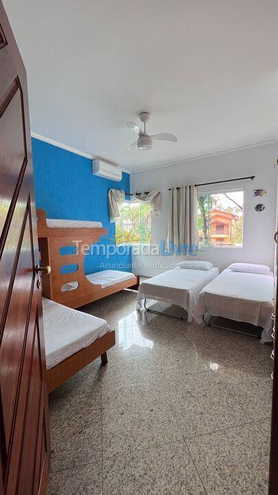 Casa para alquiler de vacaciones em Bertioga (Praia de Guaratuba)