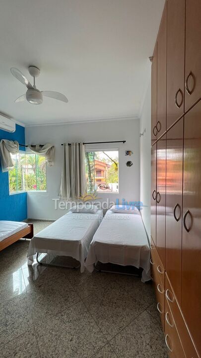 Casa para alquiler de vacaciones em Bertioga (Praia de Guaratuba)