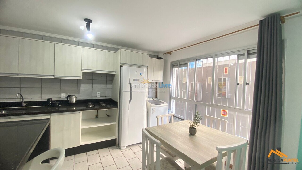 Apartamento para aluguel de temporada em Florianópolis (Jurere Tradicional)