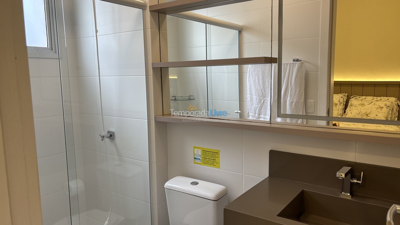 Apartamento para aluguel de temporada em Governador Celso Ramos (Praia de Palmas)