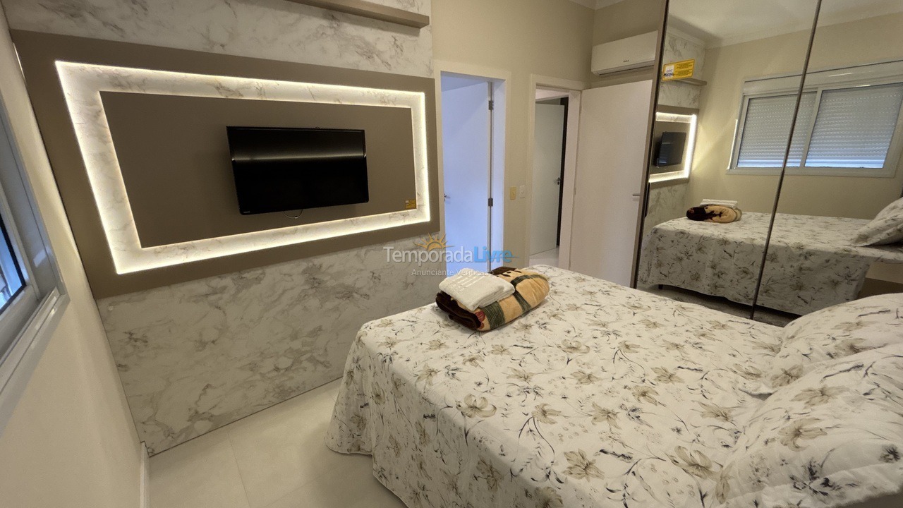 Apartamento para aluguel de temporada em Governador Celso Ramos (Praia de Palmas)