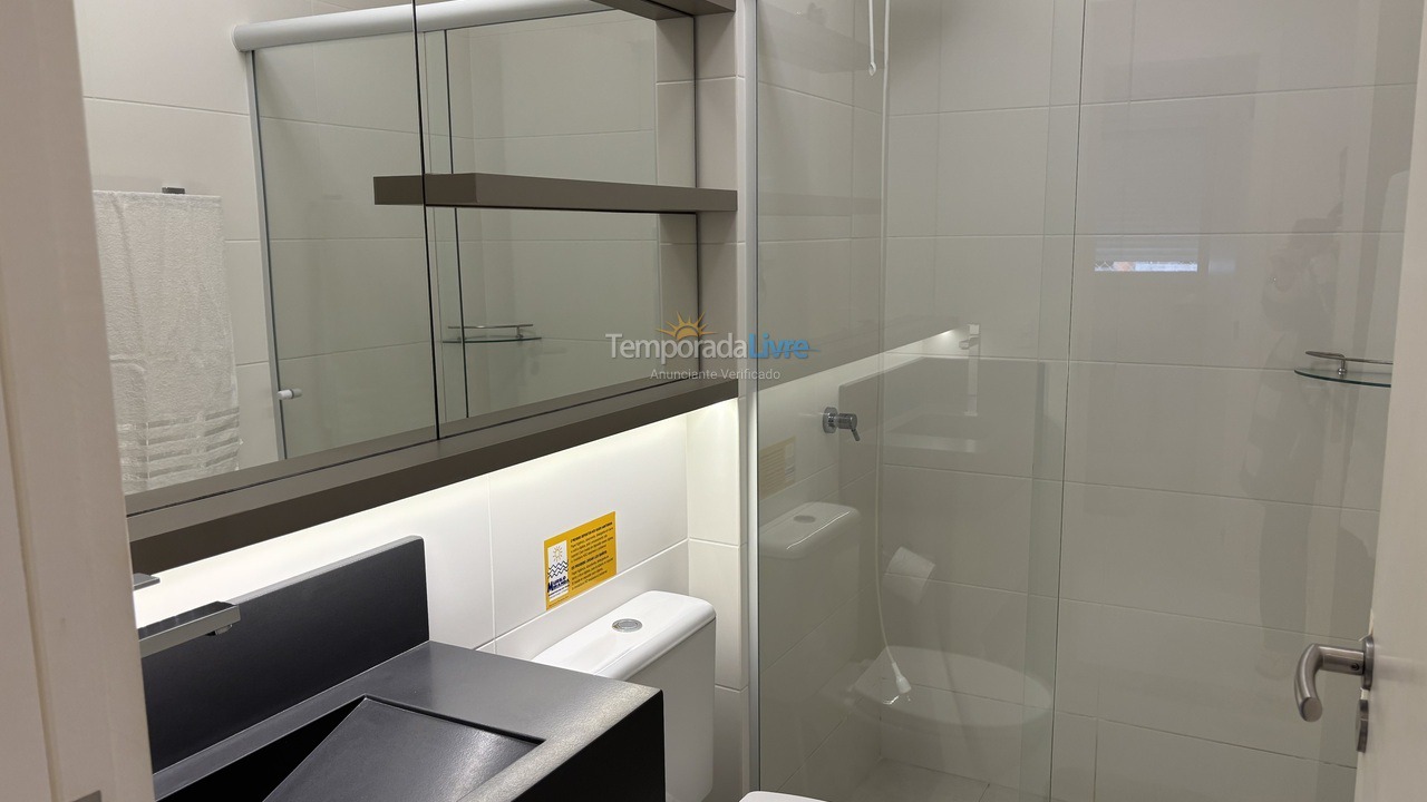 Apartamento para aluguel de temporada em Governador Celso Ramos (Praia de Palmas)