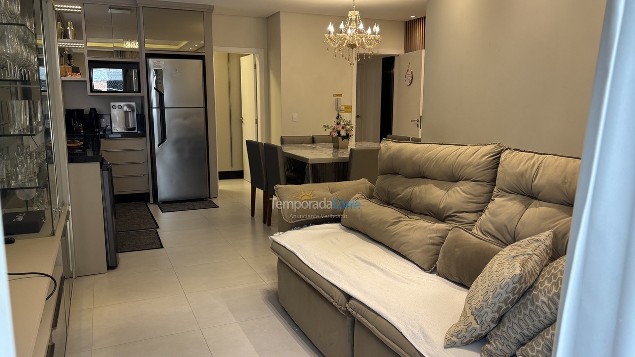 Apartamento para aluguel de temporada em Governador Celso Ramos (Praia de Palmas)